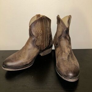 Women’s brown leather western boots